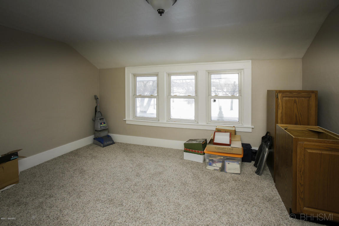 531 10th, Plainwell, MI 49080 photo 14