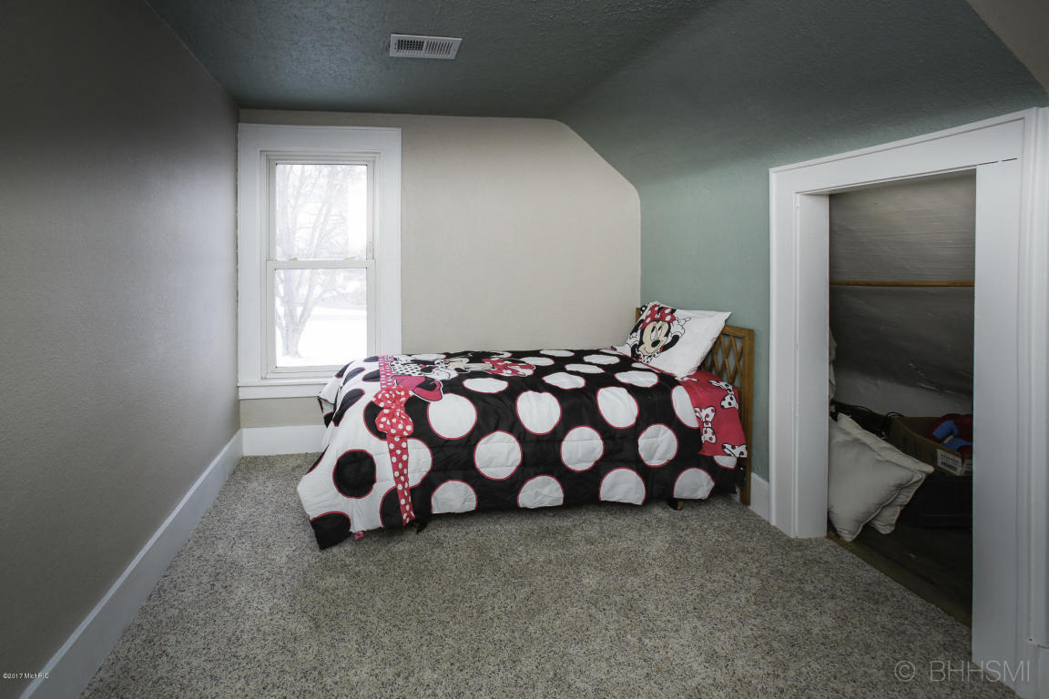 531 10th, Plainwell, MI 49080 photo 15