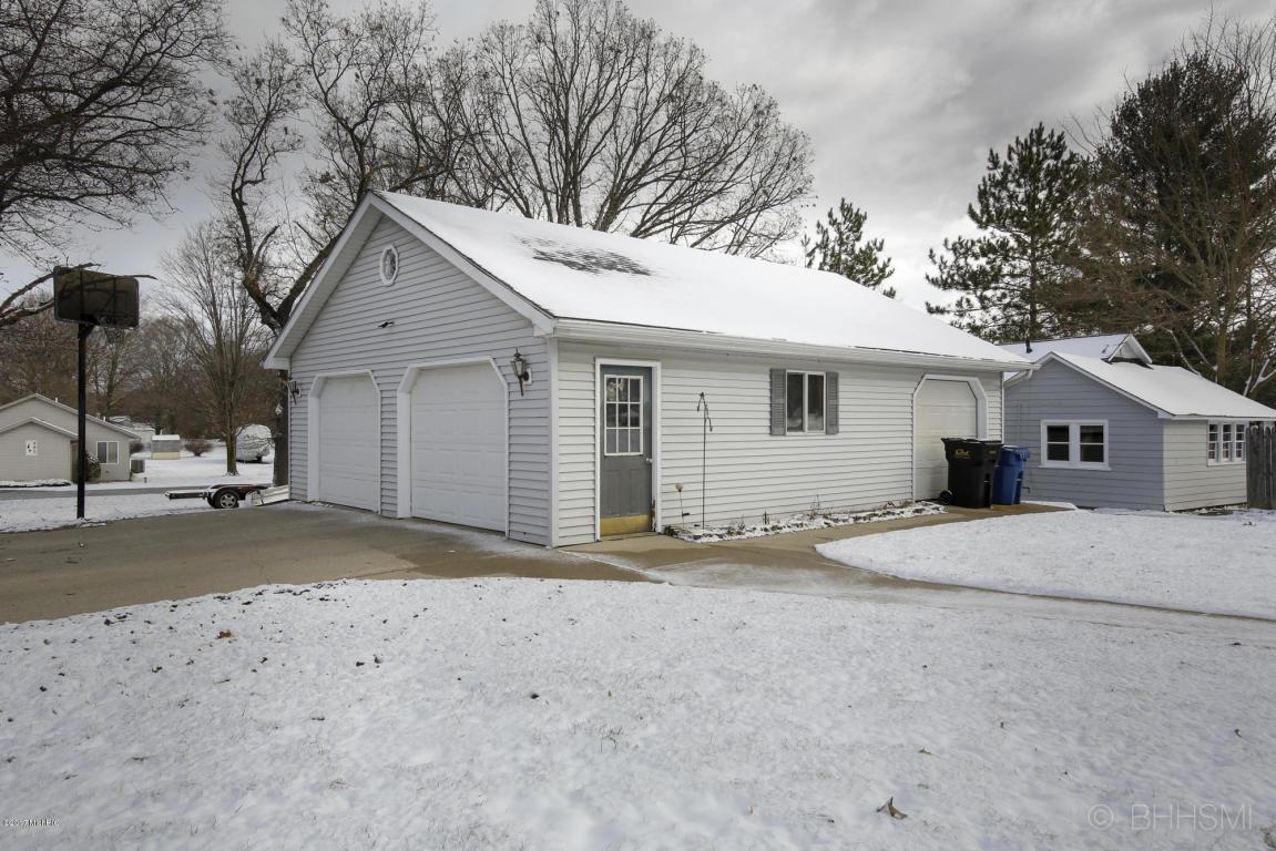 531 10th, Plainwell, MI 49080 photo 23