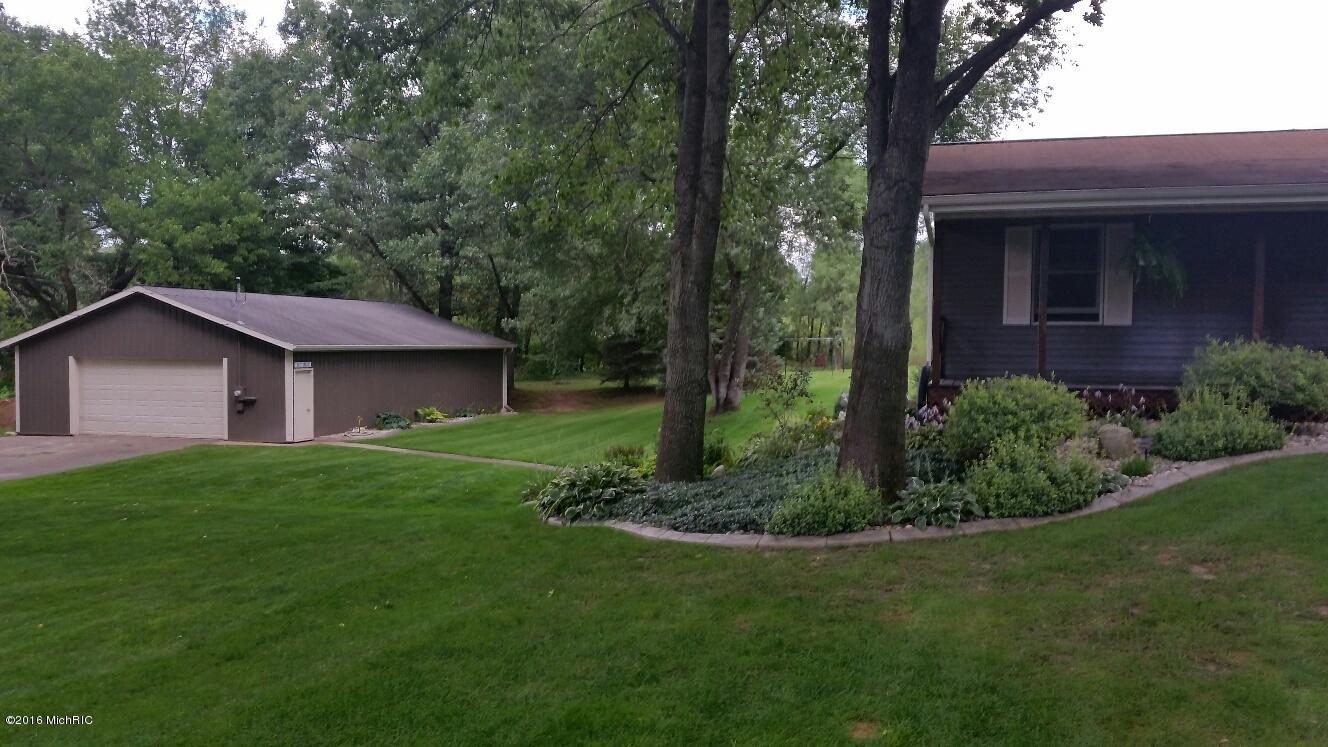 9916 Flat Rock Ct, Middleville, MI 49333 photo 2