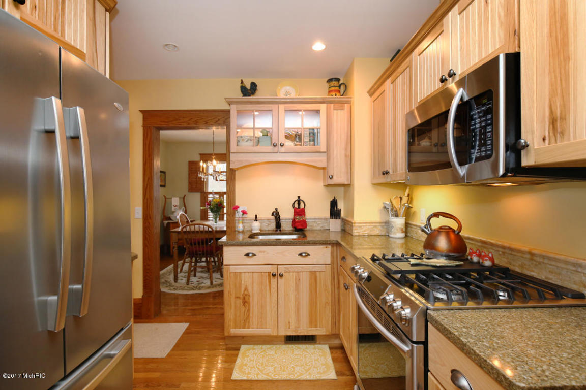 210 Wilson St, Belding, MI 48809 photo 11