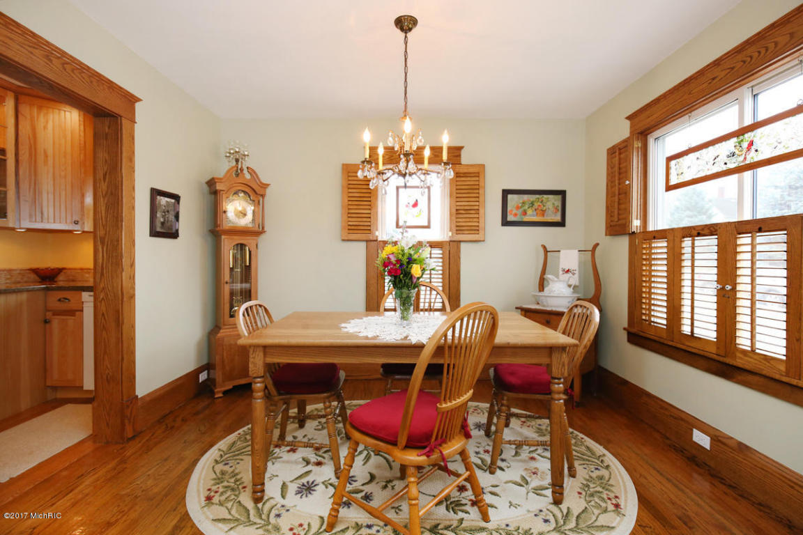 210 Wilson St, Belding, MI 48809 photo 9