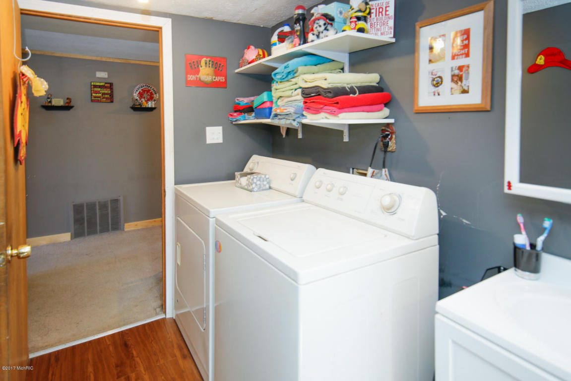 425 Mill St, Constantine, MI 49042 photo 13