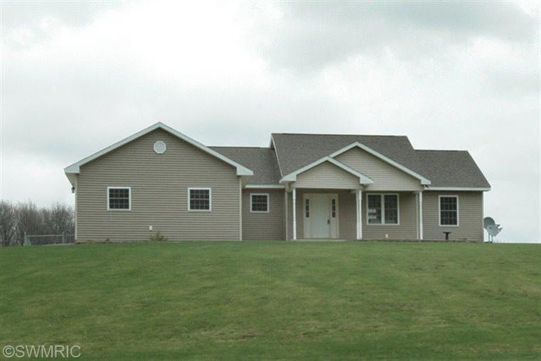 8795 S D Dr, Ceresco, MI 49033 photo 1