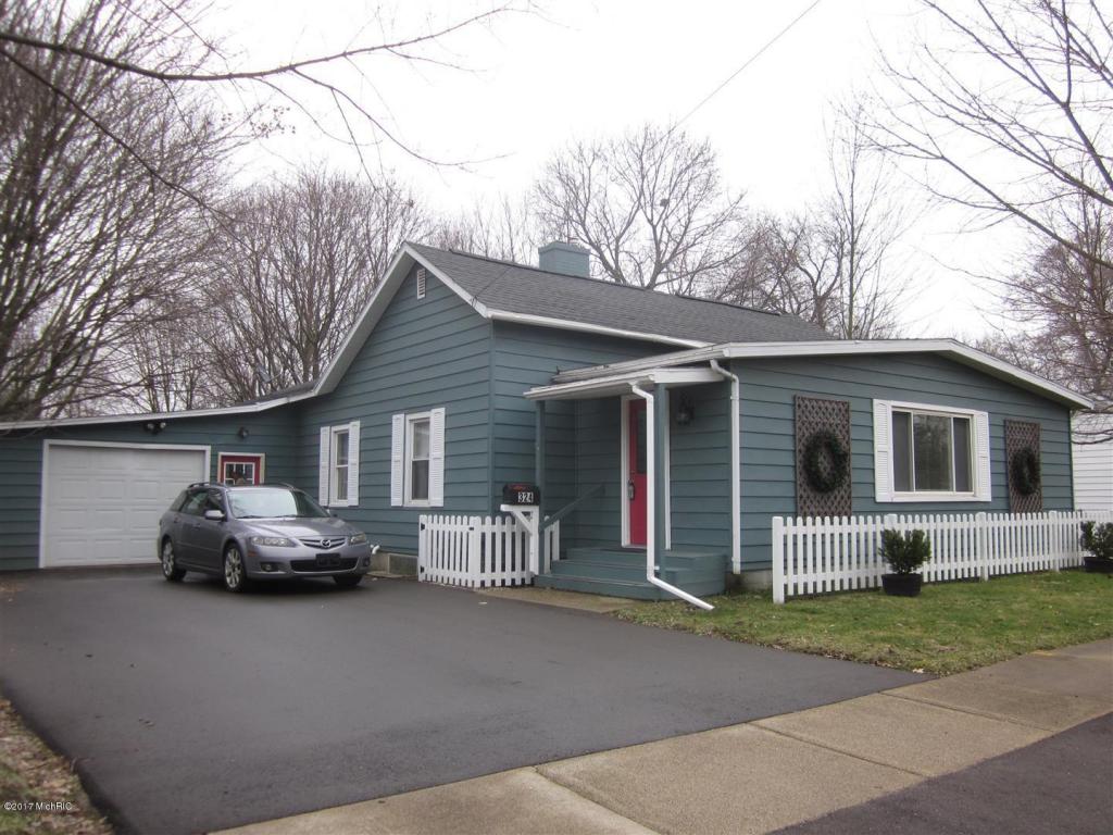 324 Union St, Plainwell, MI 49080 photo 1