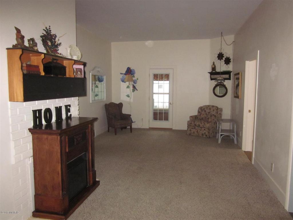 324 Union St, Plainwell, MI 49080 photo 8