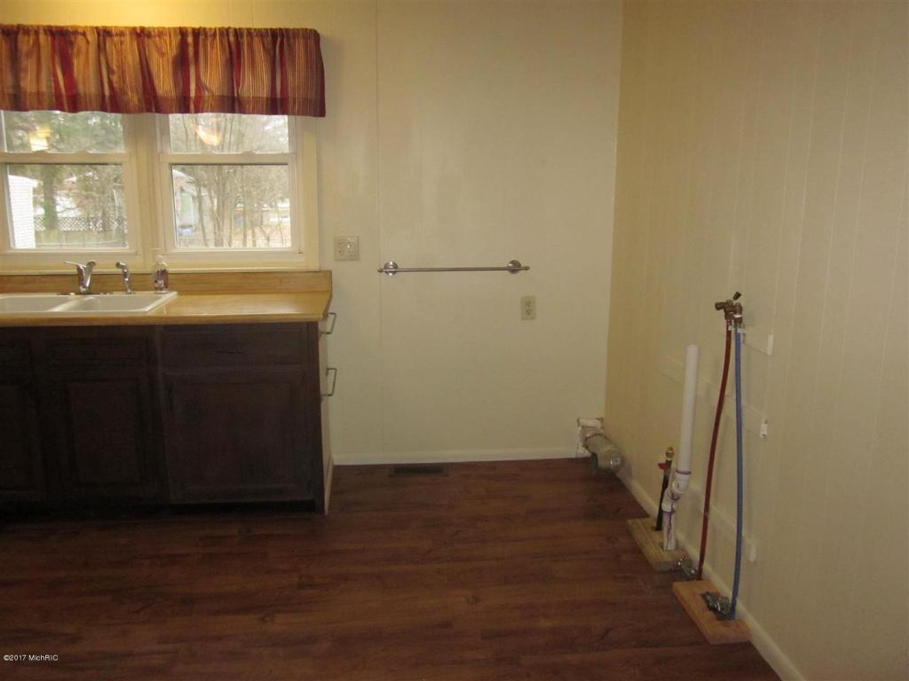 324 Union St, Plainwell, MI 49080 photo 27