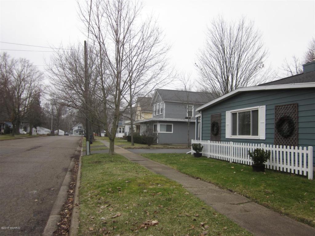 324 Union St, Plainwell, MI 49080 photo 35