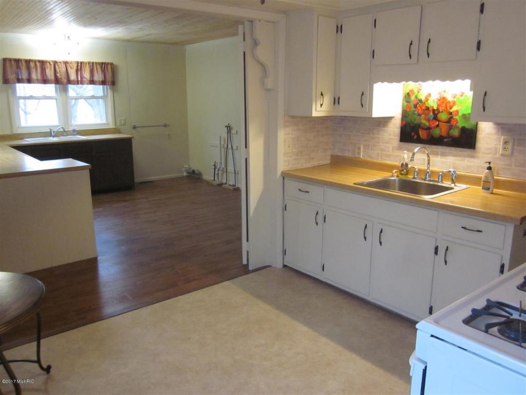 324 Union St, Plainwell, MI 49080 photo 24