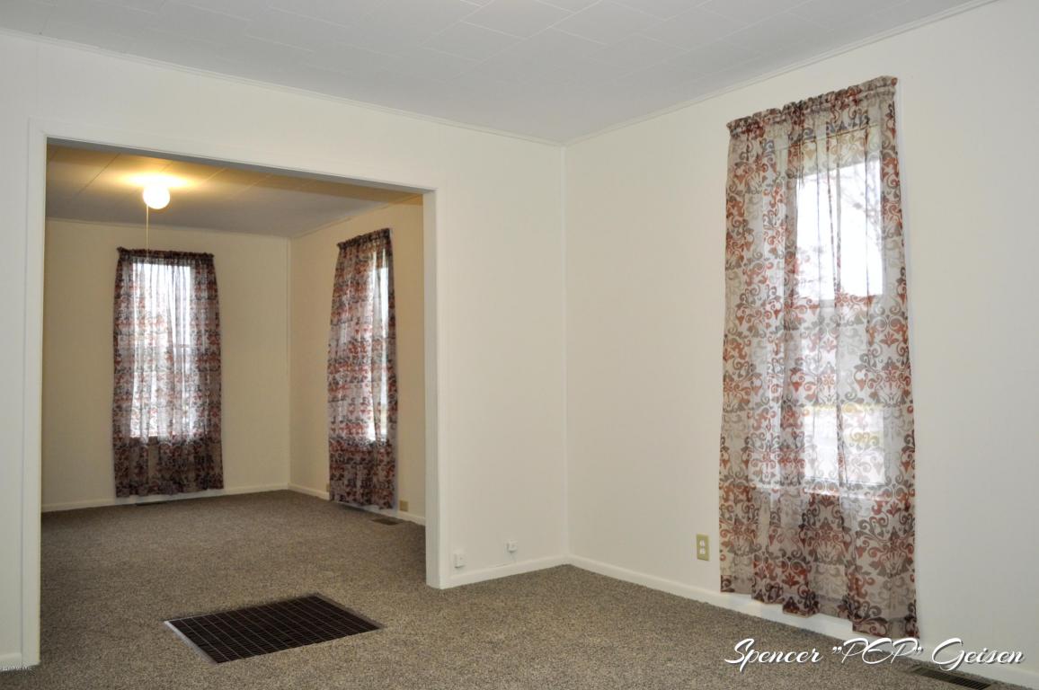 502 Vincent St, Belding, MI 48809 photo 4