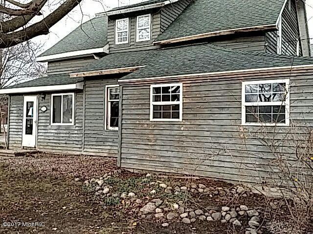 226 N Silverleaf St, Gladwin, MI 48624 photo 1