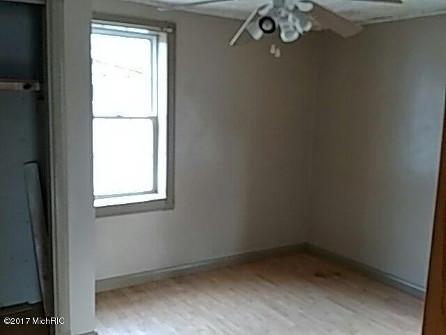 226 N Silverleaf St, Gladwin, MI 48624 photo 11