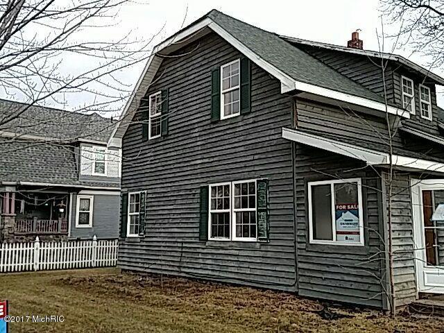 226 N Silverleaf St, Gladwin, MI 48624 photo 3