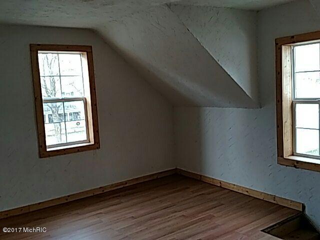 226 N Silverleaf St, Gladwin, MI 48624 photo 17