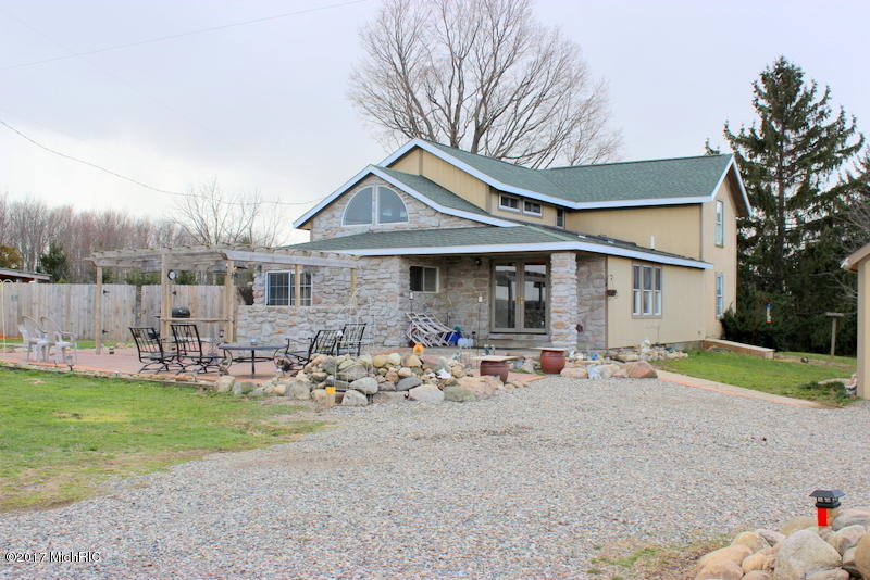 5571 Squires Rd, Allen, MI 49227 photo 1