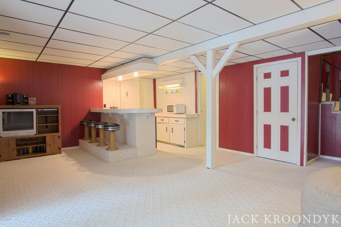 8111 Bailey Dr NE, Ada, MI 49301 photo 29