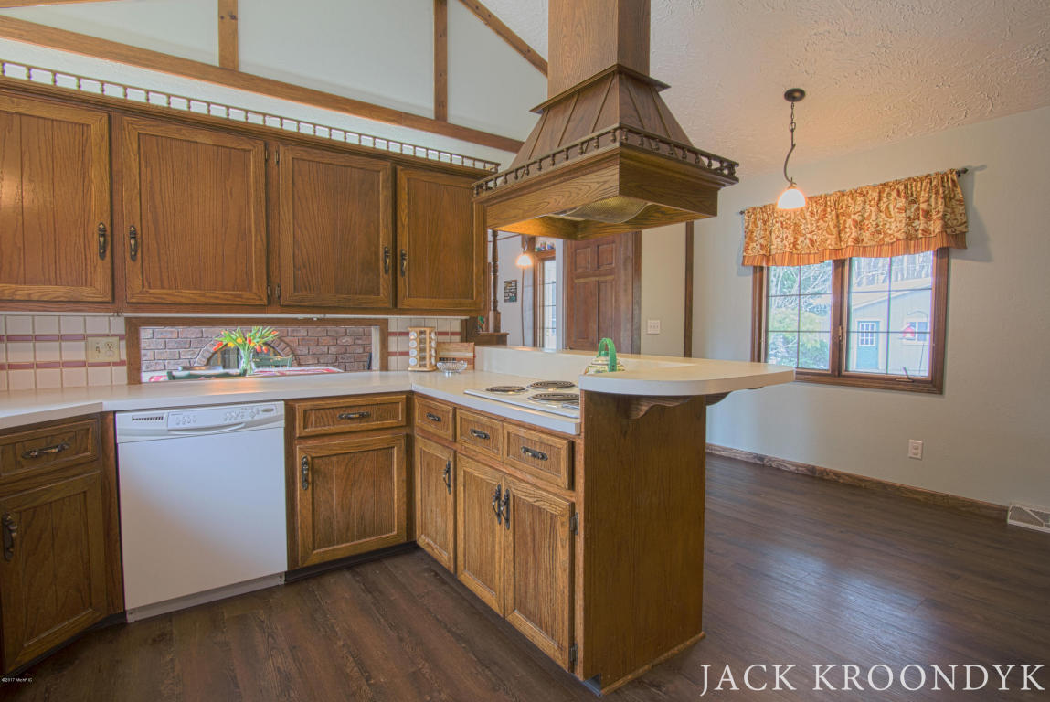 8111 Bailey Dr NE, Ada, MI 49301 photo 11
