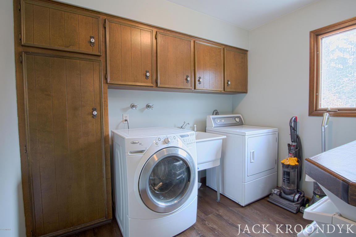 8111 Bailey Dr NE, Ada, MI 49301 photo 14