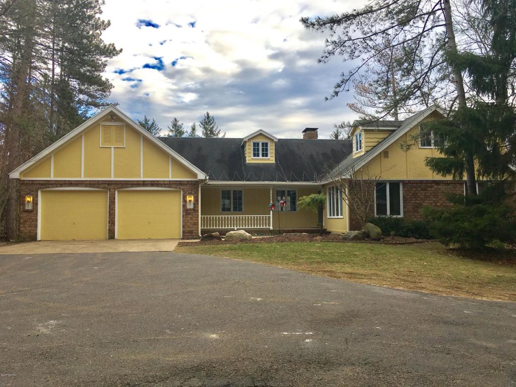 8111 Bailey Dr NE, Ada, MI 49301 photo 2