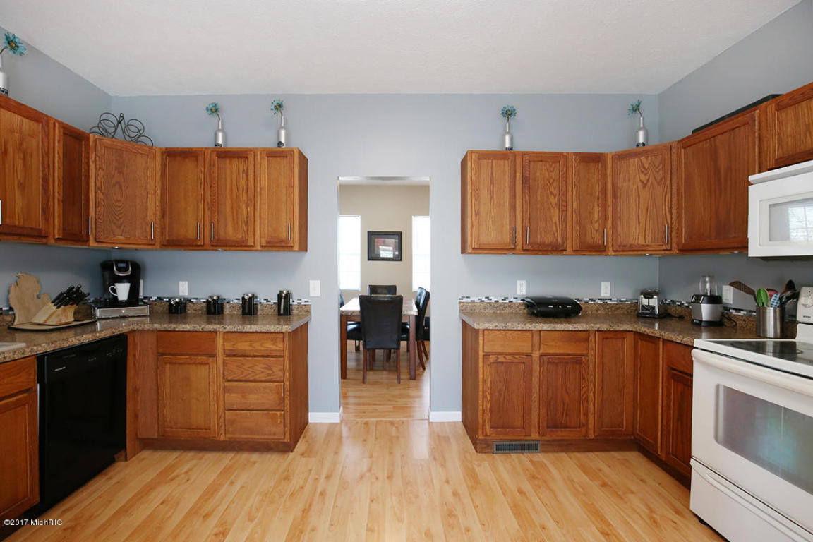 415 E Division St, Belding, MI 48809 photo 14