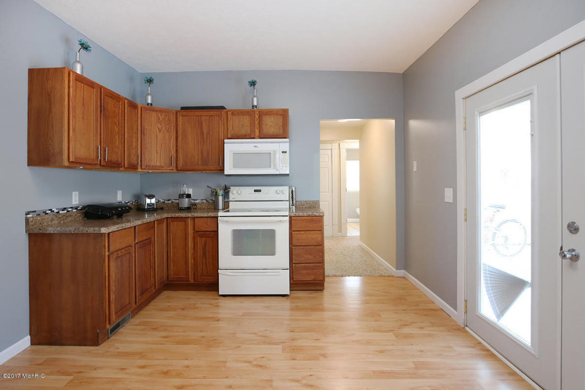 415 E Division St, Belding, MI 48809 photo 13