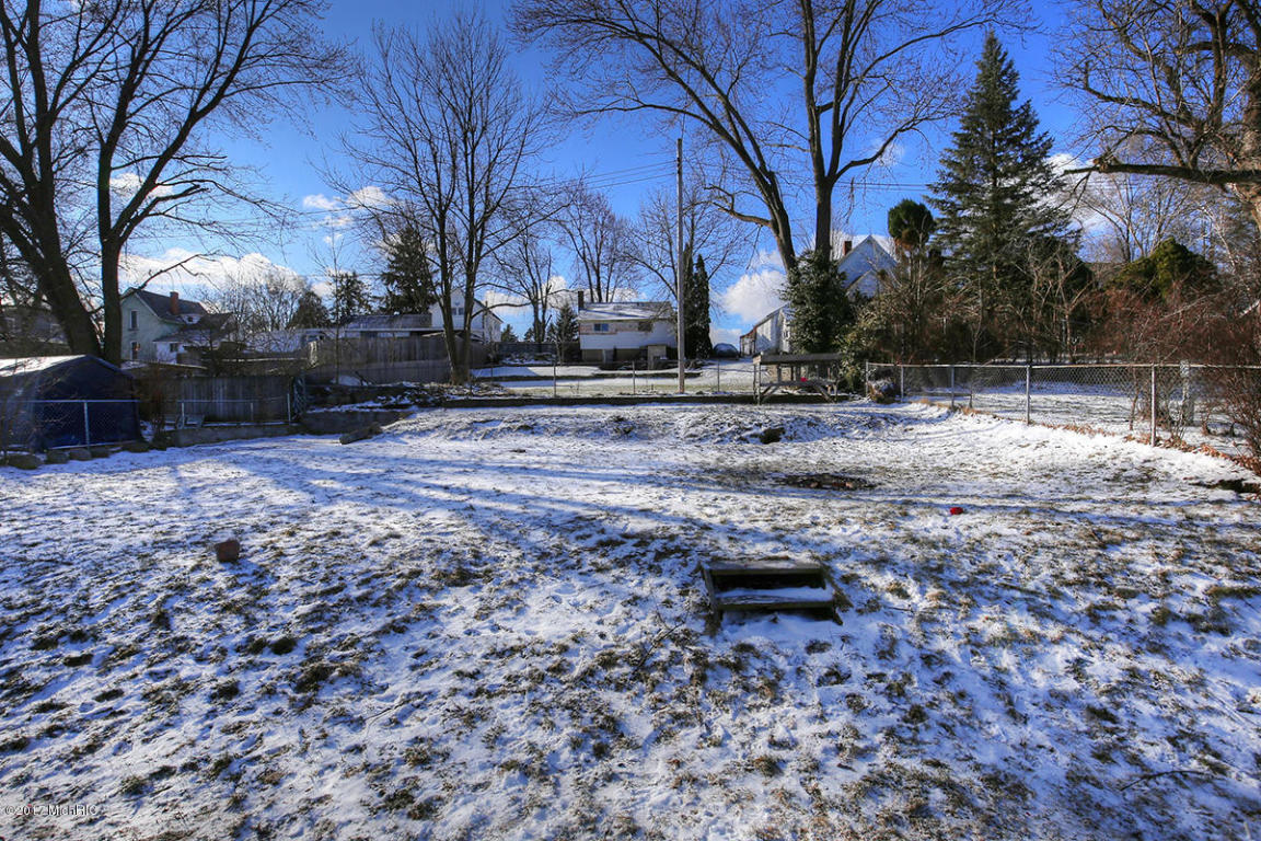 415 E Division St, Belding, MI 48809 photo 22