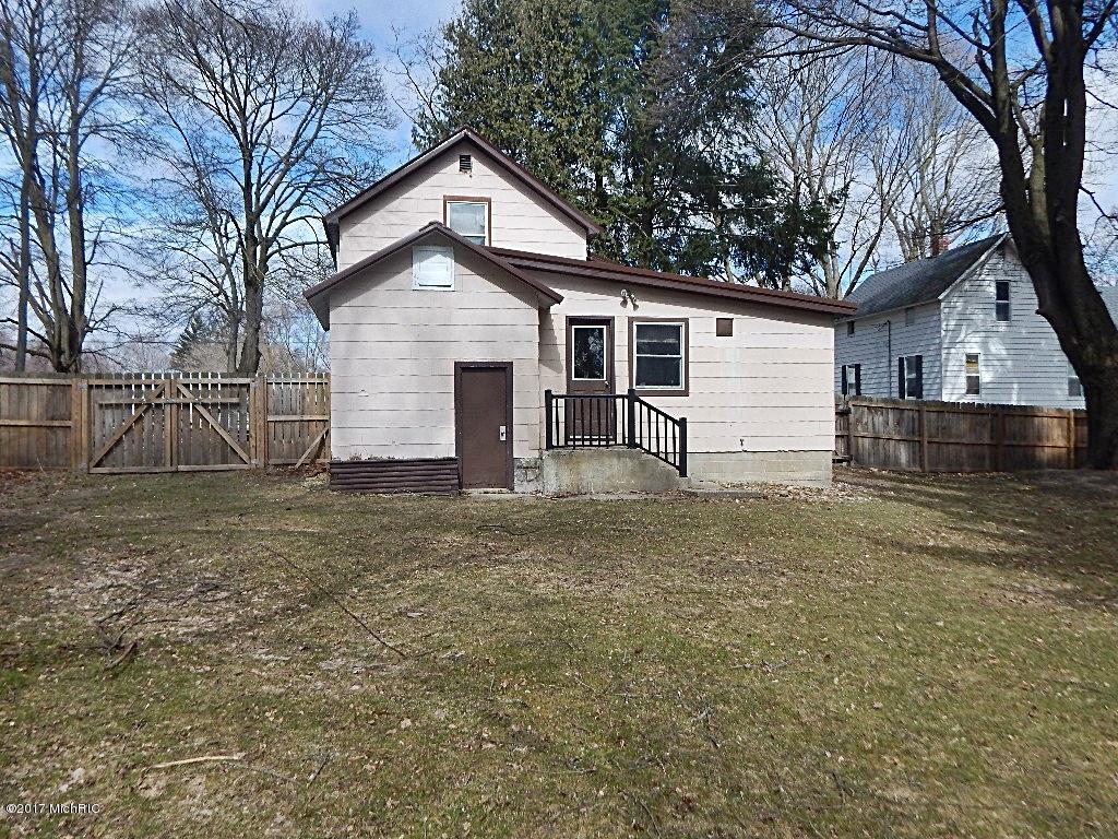 104 E State St, Grant, MI 49327 photo 7