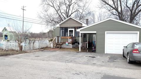 206 N First St, Edmore, MI 48829 photo 3