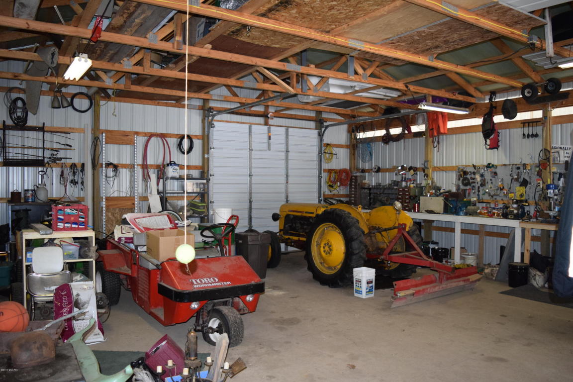 191 E 14 Mile Rd, Bitely, MI 49309 photo 6