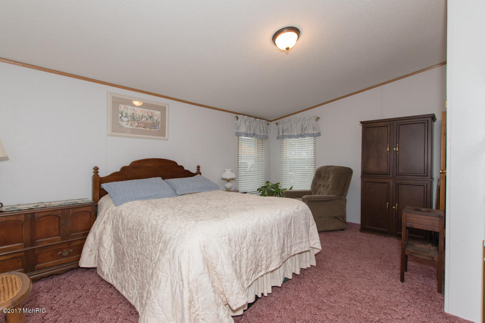 944 9th St, Plainwell, MI 49080 photo 15