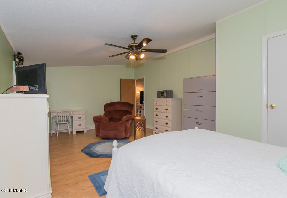 944 9th St, Plainwell, MI 49080 photo 14