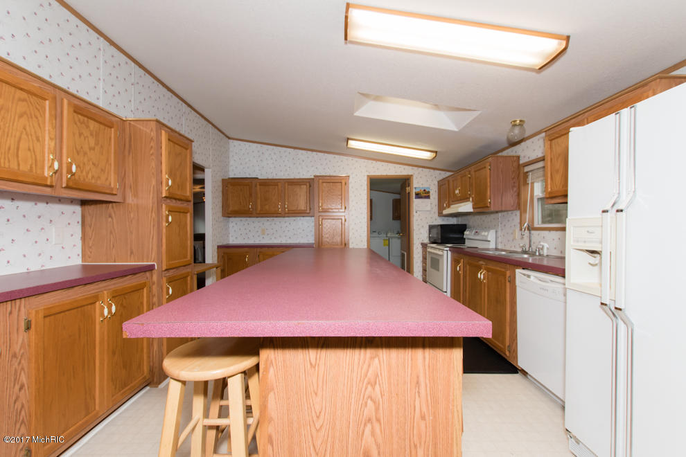 944 9th St, Plainwell, MI 49080 photo 9