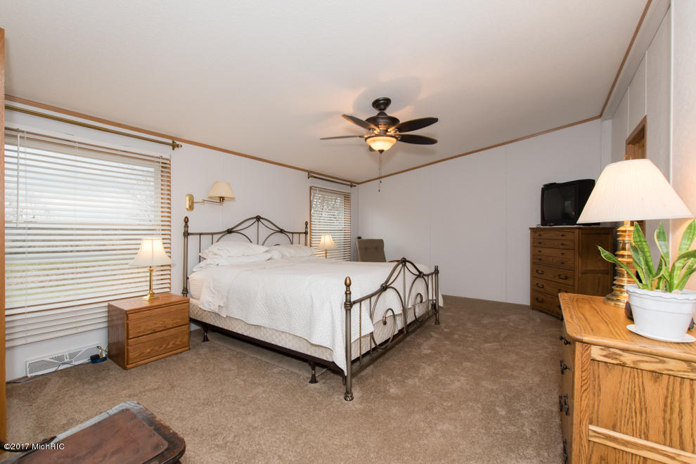 944 9th St, Plainwell, MI 49080 photo 17