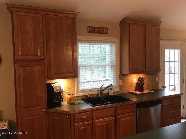 5720 Simonelli Rd, Whitehall, MI 49461 photo 6