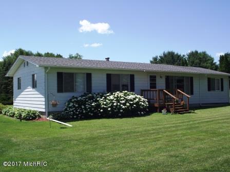 6087 E Hansen Rd, Custer, MI 49405 photo 2