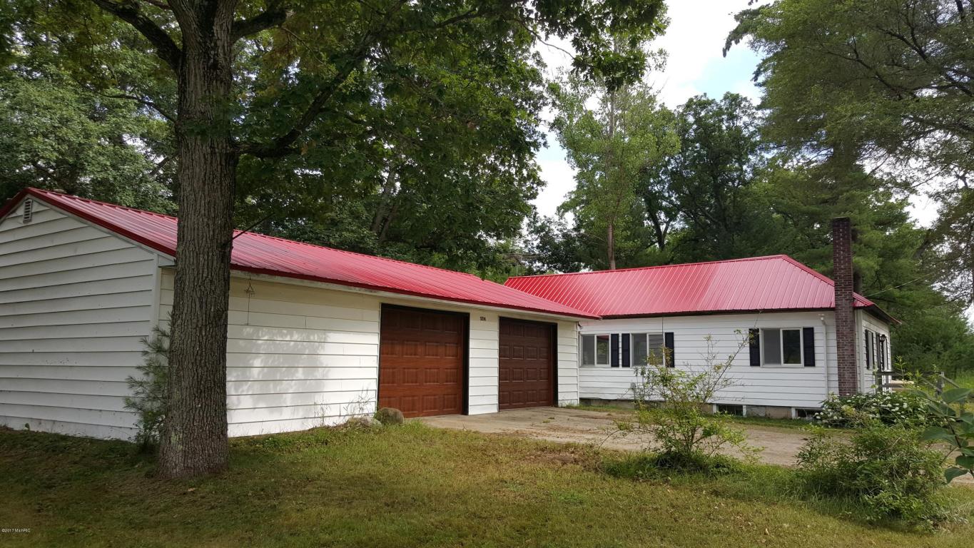 3214 S Walnut Ave, White Cloud, MI 49349 photo 4