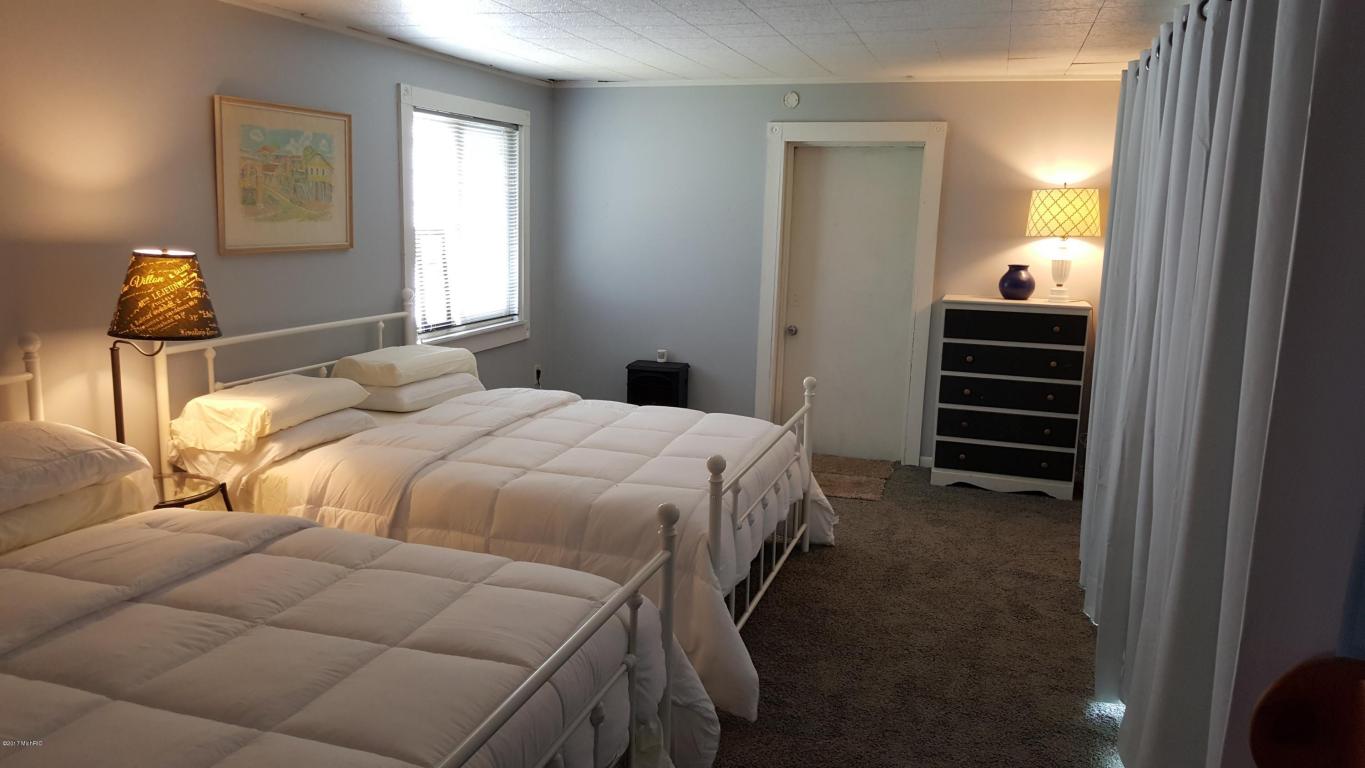 3214 S Walnut Ave, White Cloud, MI 49349 photo 11