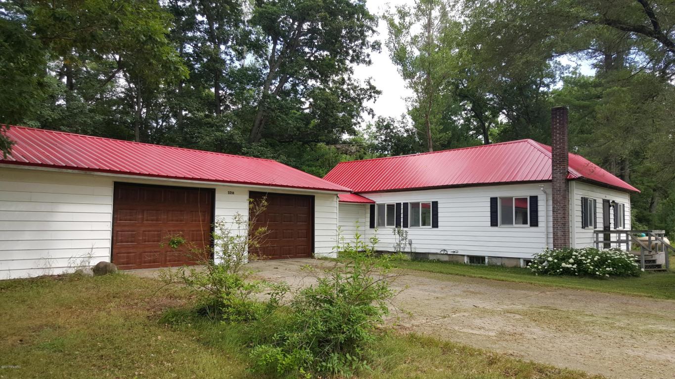 3214 S Walnut Ave, White Cloud, MI 49349 photo 5