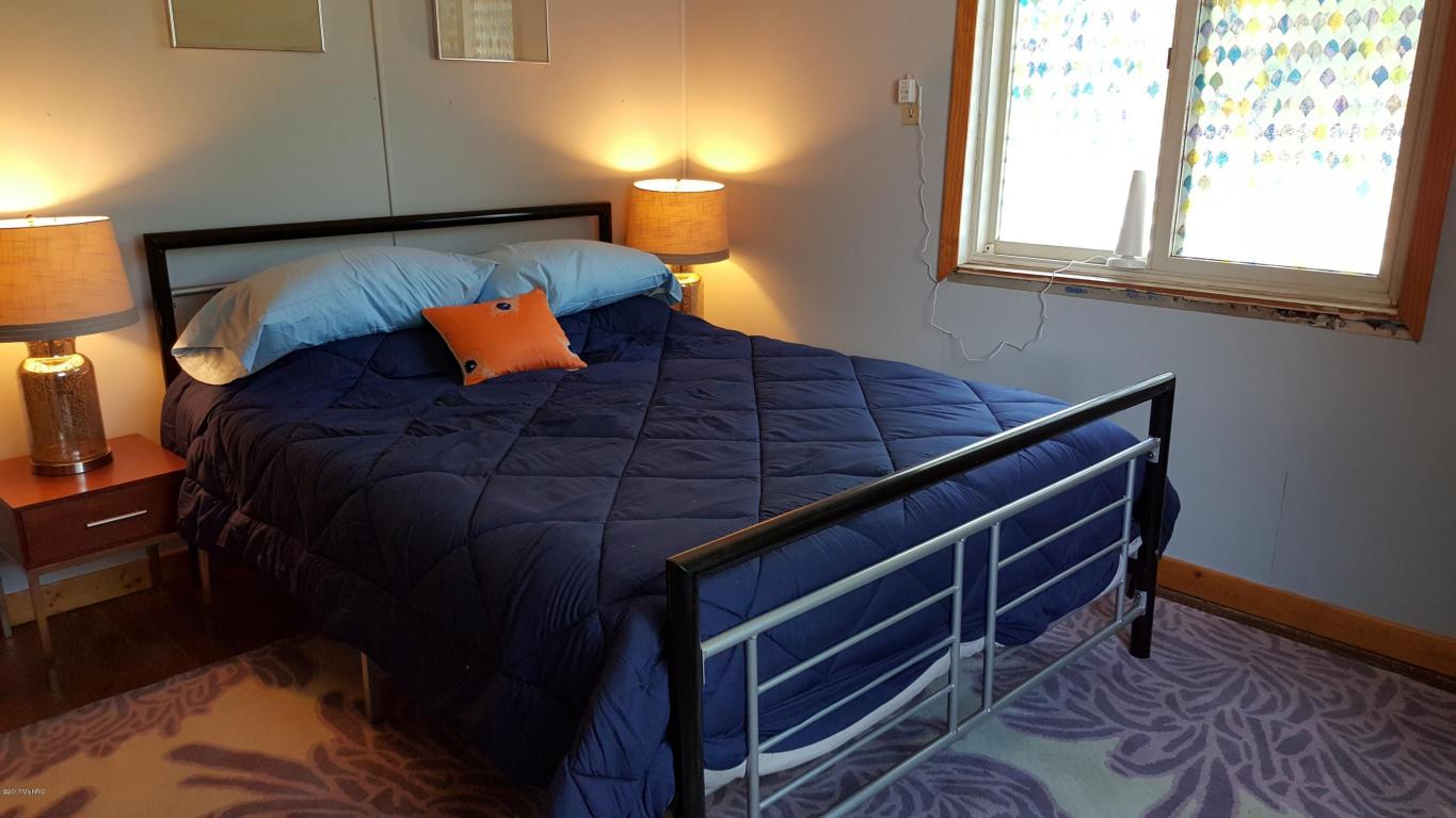 3214 S Walnut Ave, White Cloud, MI 49349 photo 12