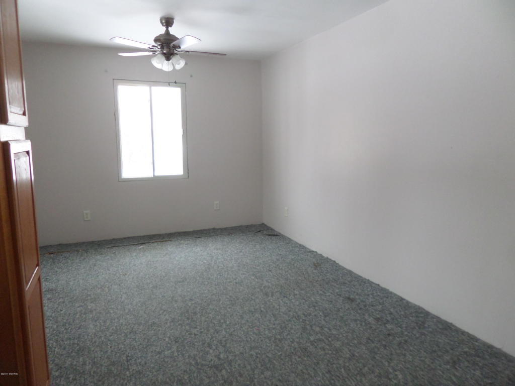 112 W Smith St, Buchanan, MI 49107 photo 17
