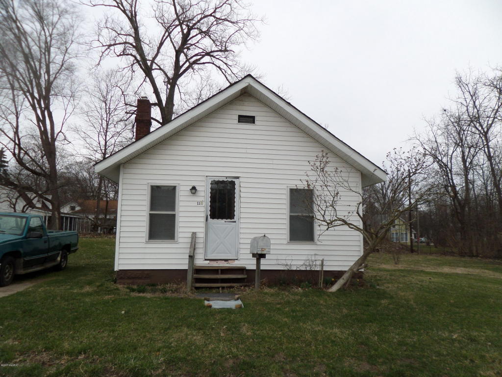 112 W Smith St, Buchanan, MI 49107 photo 1