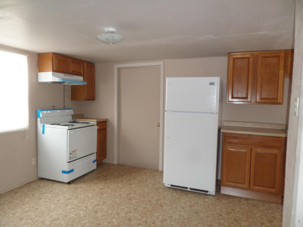 112 W Smith St, Buchanan, MI 49107 photo 14