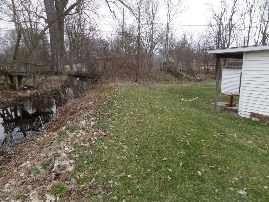 112 W Smith St, Buchanan, MI 49107 photo 11