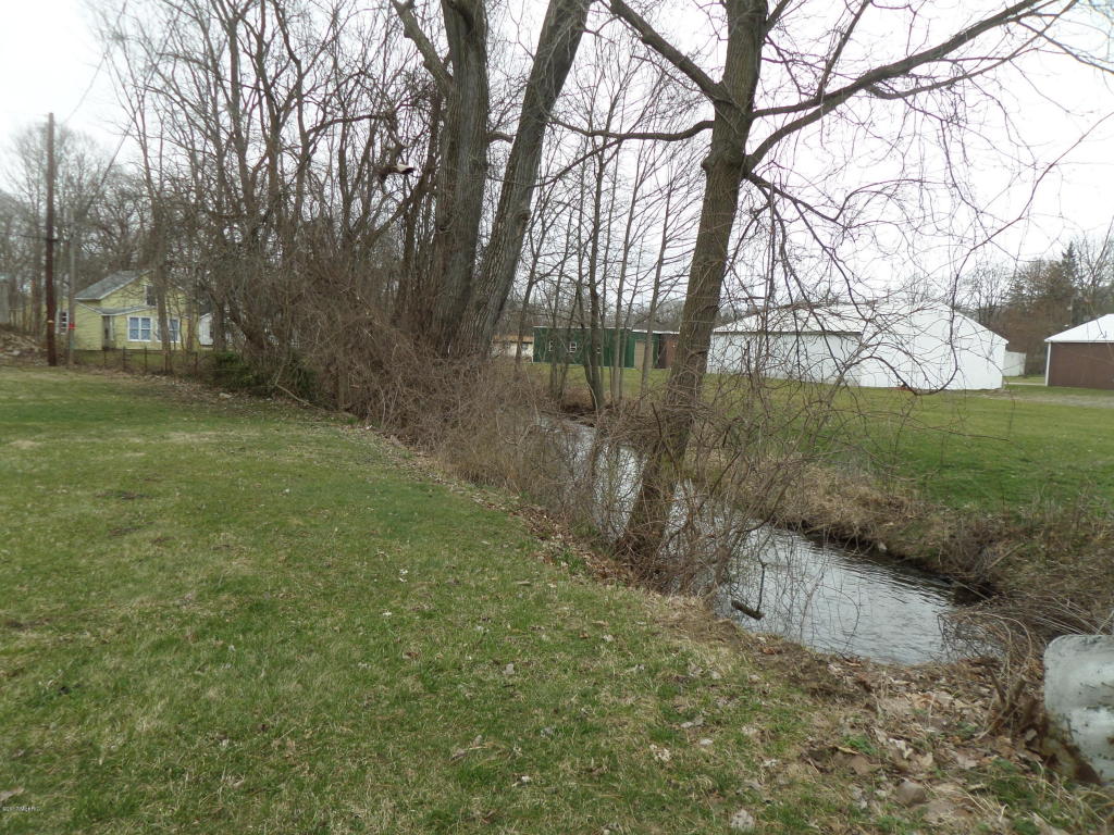 112 W Smith St, Buchanan, MI 49107 photo 8