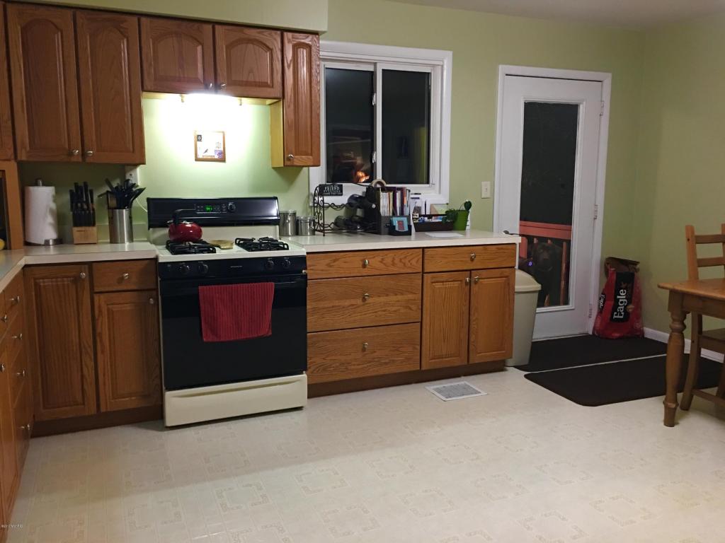 452 E Gardner St, Sparta, MI 49345 photo 8