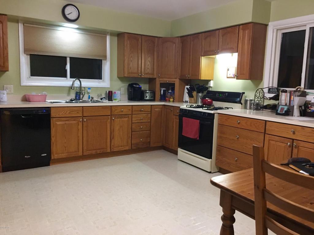 452 E Gardner St, Sparta, MI 49345 photo 6
