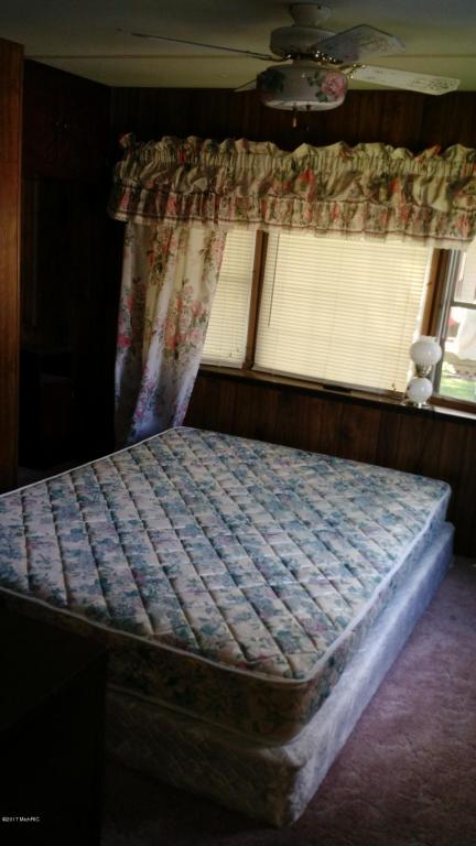 8700 E 16th, White Cloud, MI 49349 photo 12