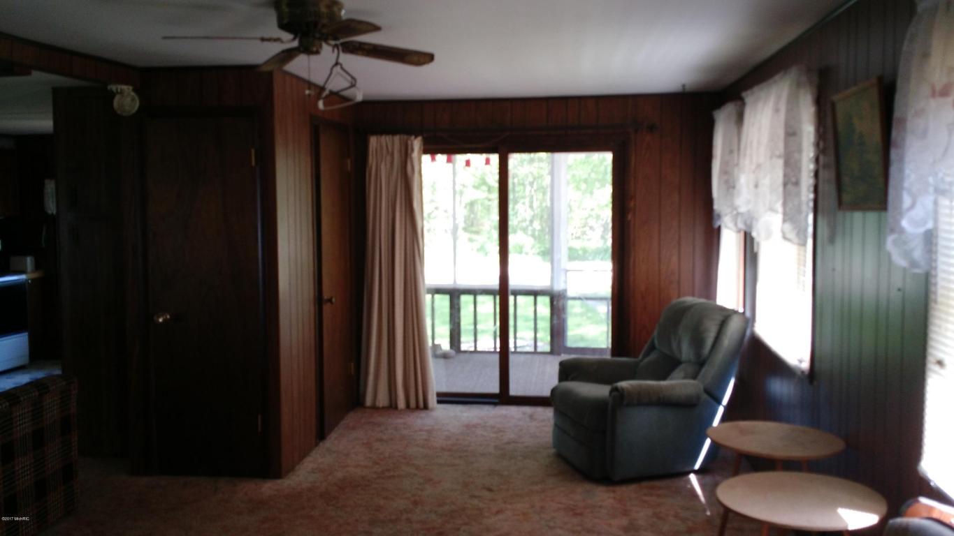 8700 E 16th, White Cloud, MI 49349 photo 11