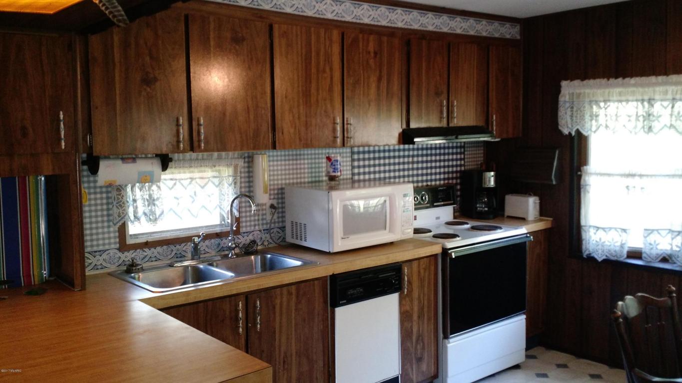 8700 E 16th, White Cloud, MI 49349 photo 8