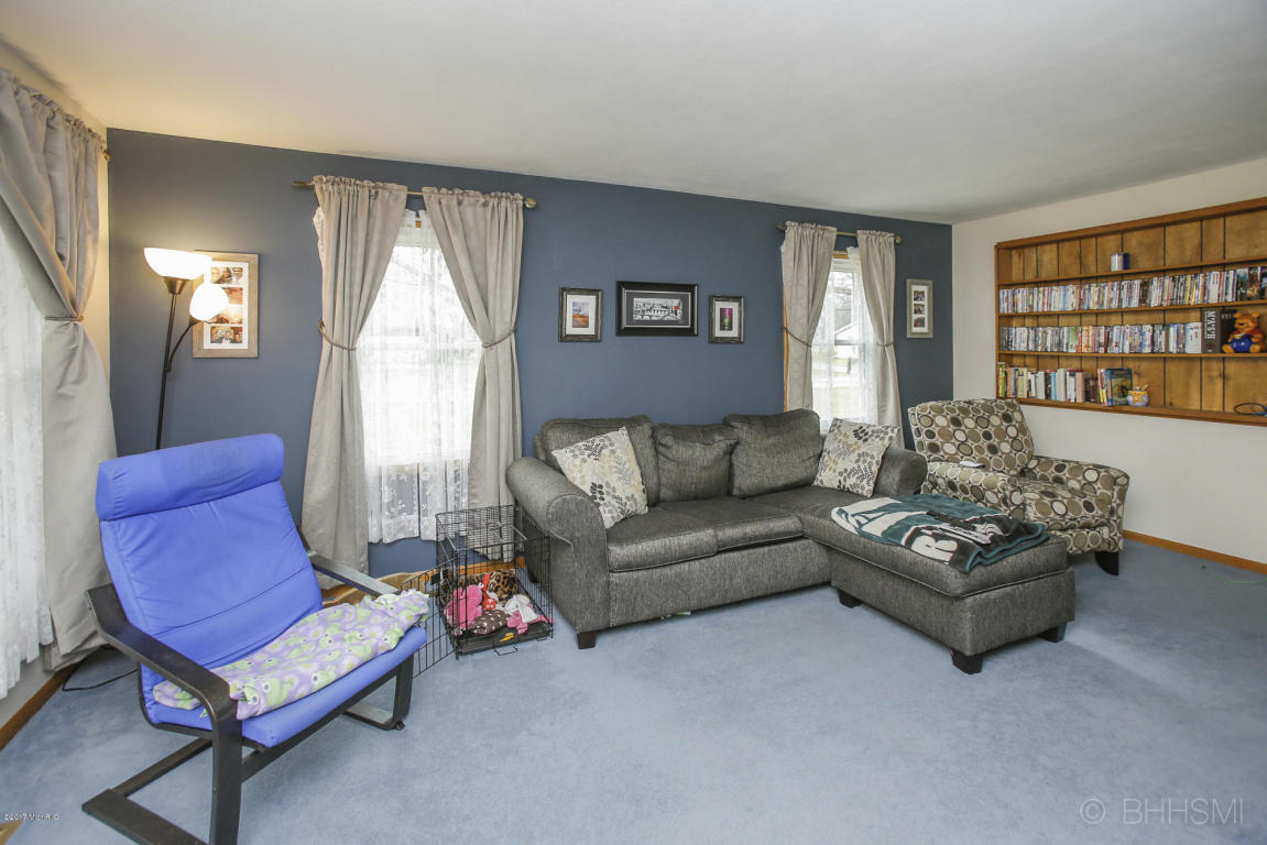 1050 Lowe Dr, Marshall, MI 49068 photo 5